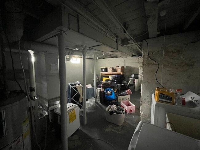 Building Photo - 221 N 1st St