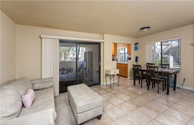 Building Photo - Comfort and Convenience in This Beautiful Mira Mesa Condo