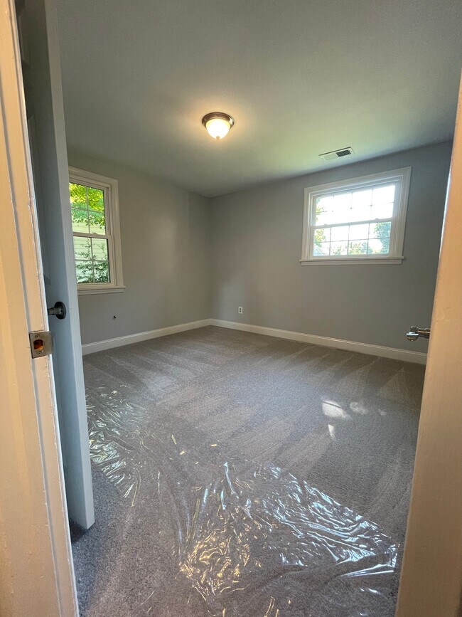 Building Photo - 3128 Headrow Cir