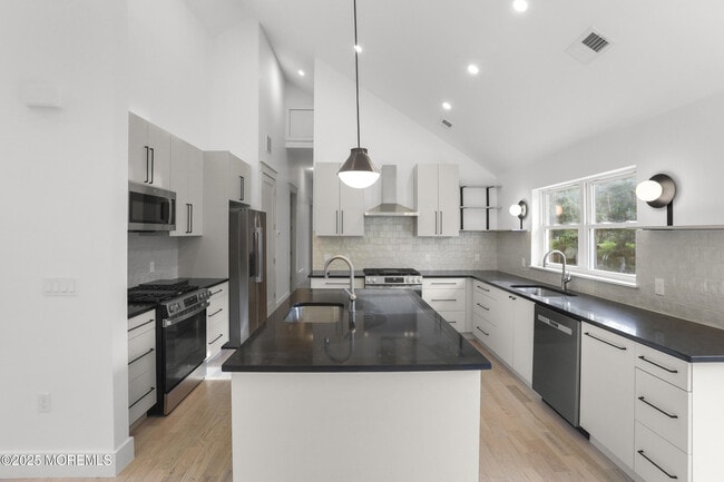 Building Photo - 1405 Ridge Ave