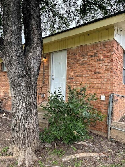 Building Photo - 1112 Northwood Dr