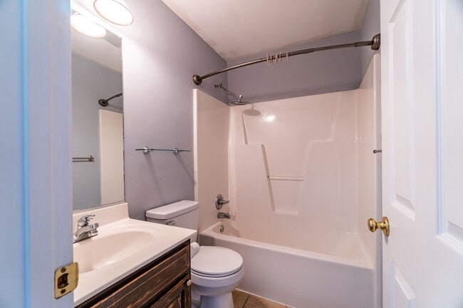 Building Photo - Beautiful one-level 3-Bedroom 2-Bath Ranch...