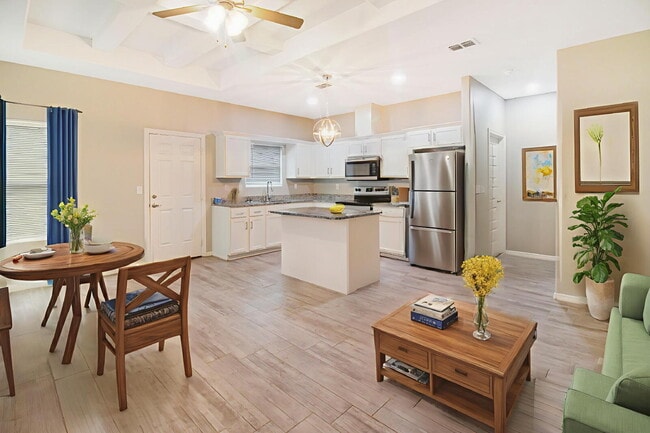 Building Photo - Beautiful great size apartment in gated community
