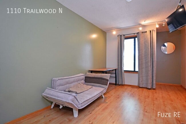 Building Photo - 1110 Trailwood N