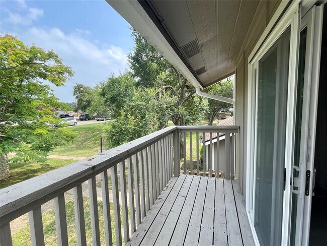 Building Photo - 1721 Timber Ridge Dr