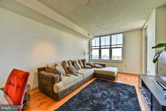 Building Photo - 11760 Sunrise Valley Dr