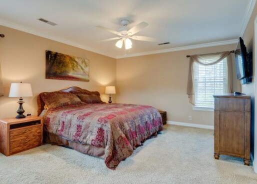 Building Photo - 176 London Ln