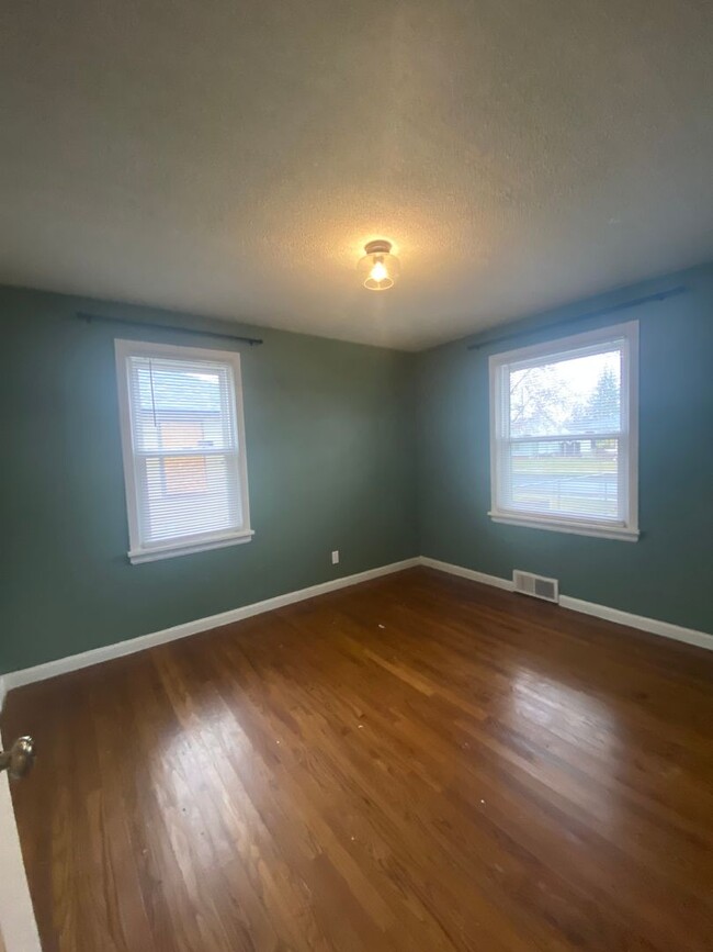 Building Photo - Audubon-Downriver Neighborhood 3+ bedroom,...