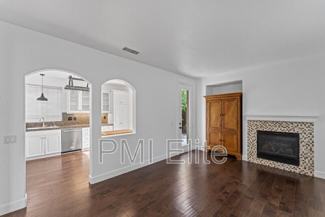 Building Photo - 24619 Montevista Cir