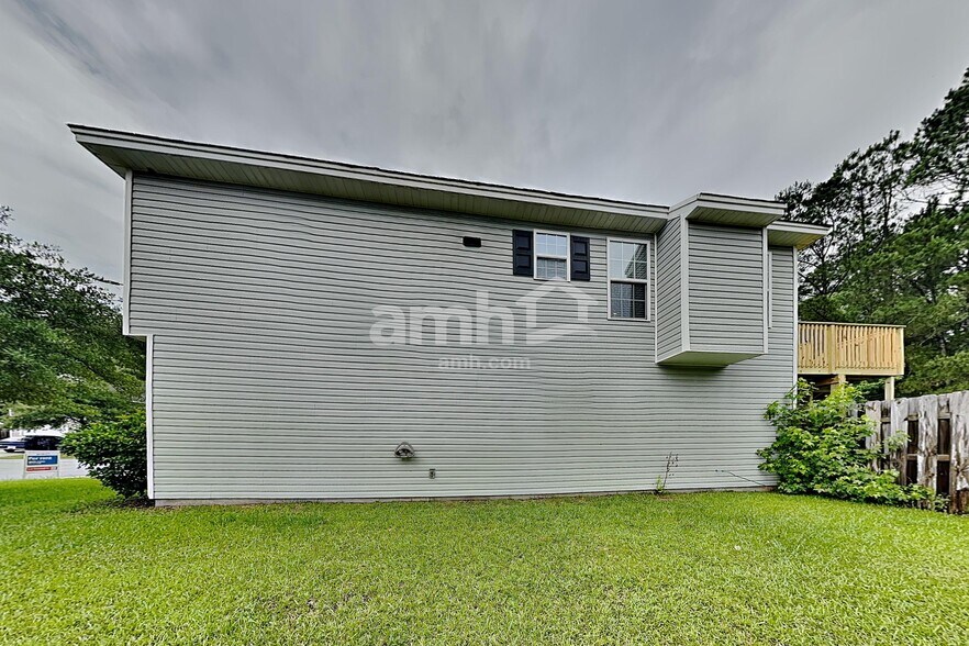 Building Photo - 57 Springwater Dr