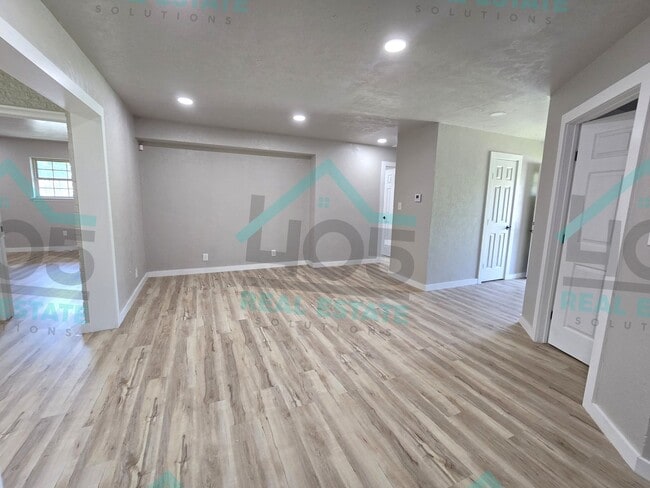 Building Photo - 3 Bedroom near Tinker AFB