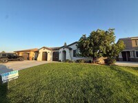 Building Photo - Spacious Upgraded 4 Bedroom Home in Desirable Southwest Bakersfield