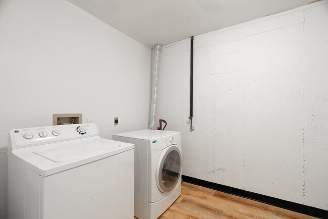 Building Photo - 3312 Kendallmac Ln