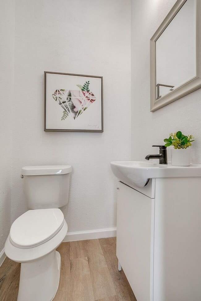 Building Photo - Charming Renovated 3-bedroom, 2-bathroom home!