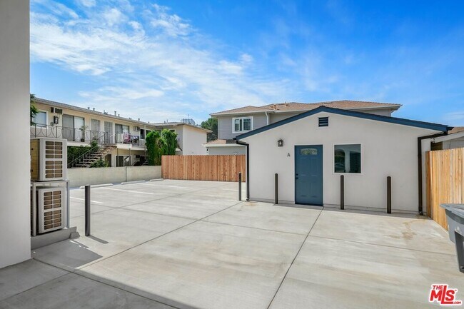 Building Photo - 508 E Palmer Ave