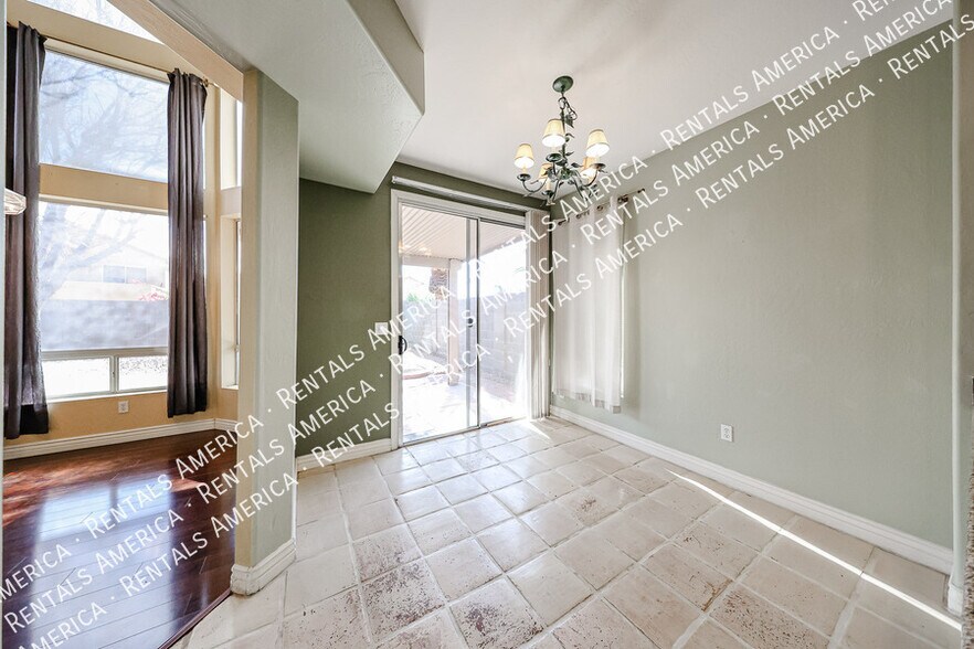 Building Photo - 2127 E Nighthawk Wy