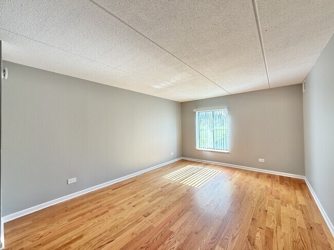 Building Photo - 25-525 N Quentin Rd
