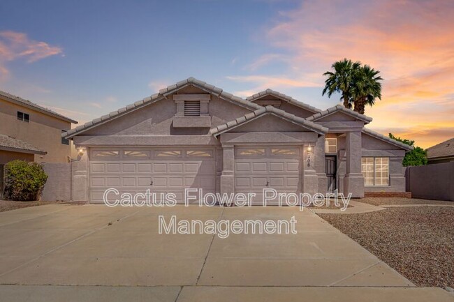 Primary Photo - 308 W Liberty Ln