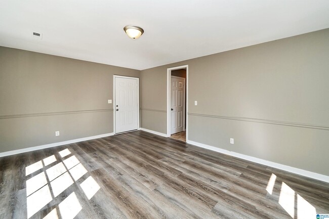 Building Photo - 1301 5th Pl NW
