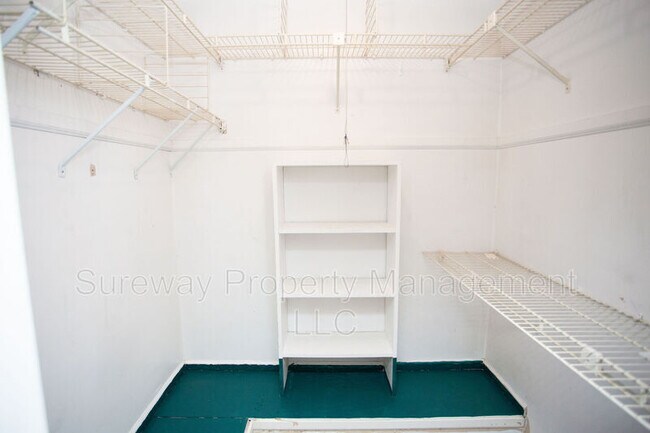 Building Photo - 40 Sumac Ct
