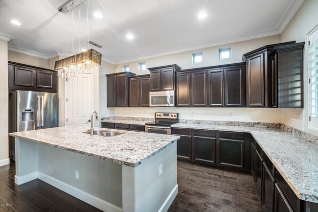 Building Photo - 953 E Boston St