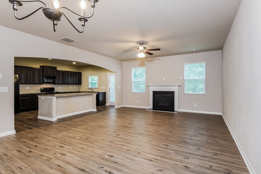 Building Photo - 217 Jefferson Ave