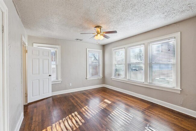 Building Photo - 1220 NW 43rd St