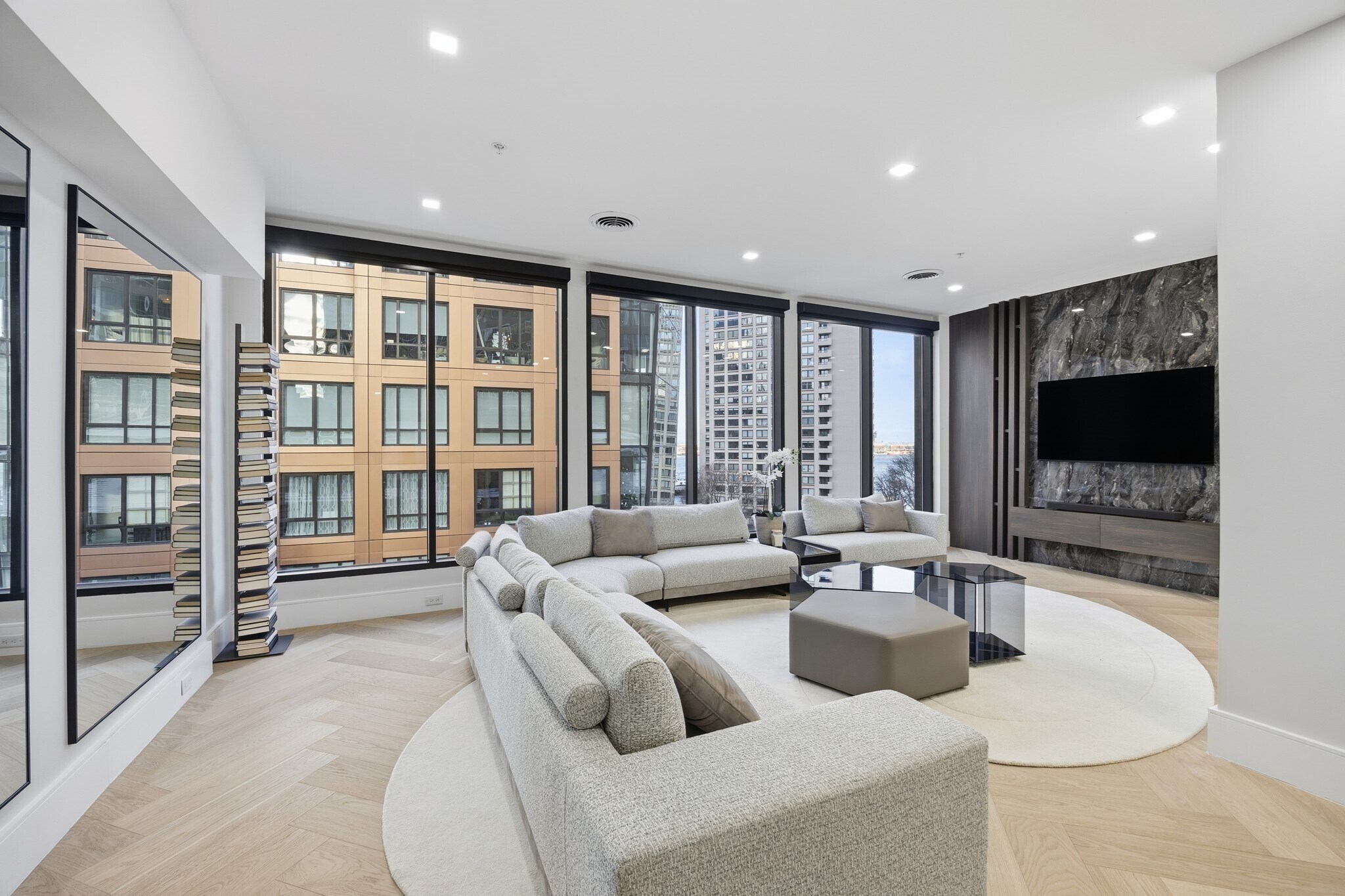 Building Photo - 125 Broad St