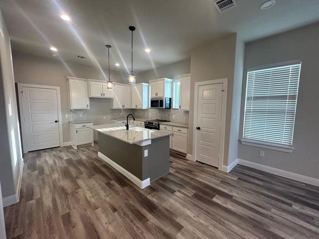 Building Photo - 4001 Avion Dr