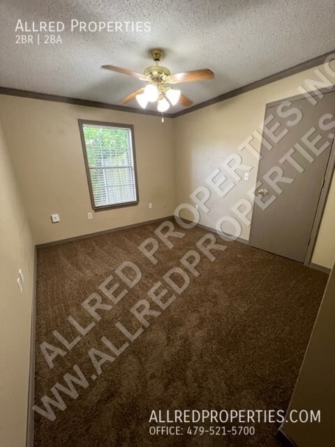 Building Photo - Duplex for rent in Fayetteville! Near Univ...