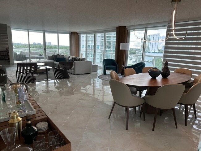 Building Photo - 16400 Collins Ave