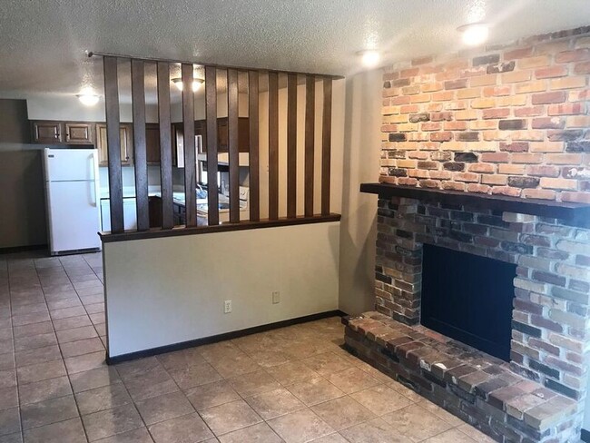Building Photo - 319 Opal Cir