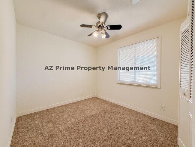 Building Photo - 4440 W Solano Dr N