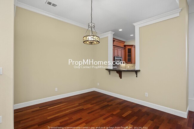 Building Photo - Beautiful Two Bedroom Townhouse In Humboldt - End Unit!