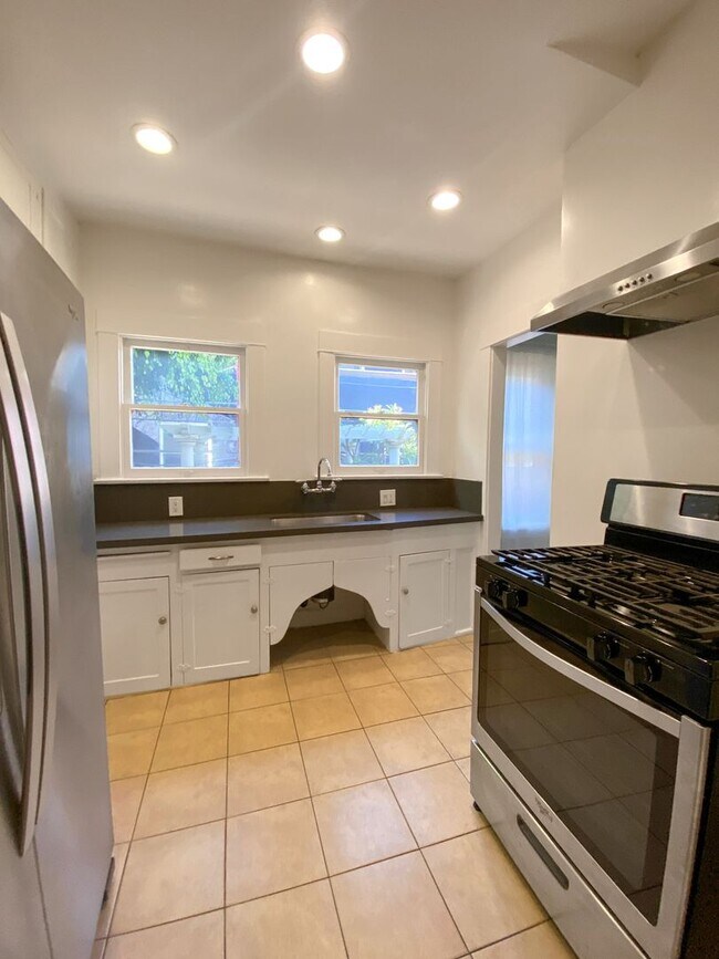 Interior Photo - 315 Cherry Ave