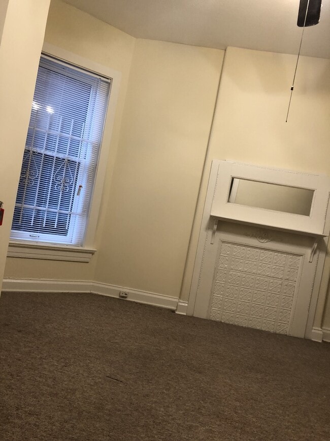 Building Photo - 1310 S 6th St