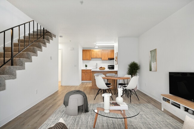 Building Photo - Alturas Vose Townhomes