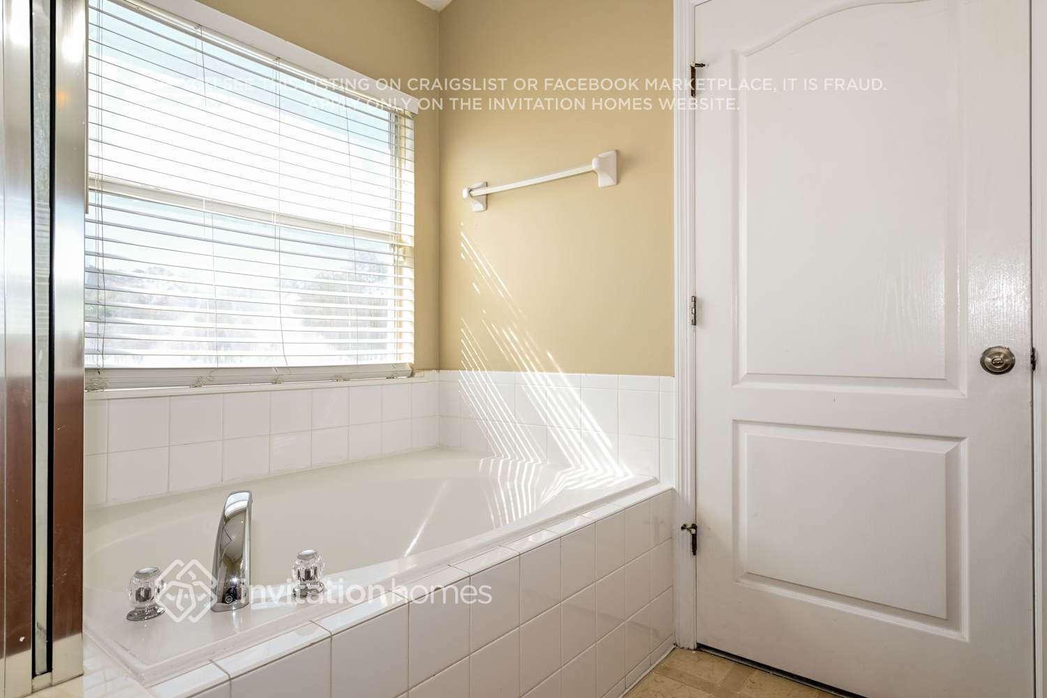 Building Photo - 9098 Gloucestershire Ct