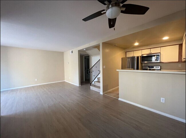 Building Photo - Gorgeous 2BR/2.5BA Condo in University City/Golden Triangle