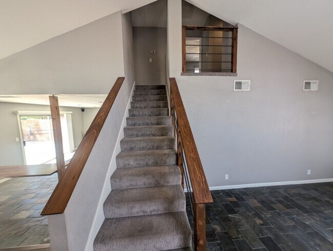 Building Photo - 9509 Lazy River Dr