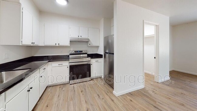 Building Photo - 2061 Rosamond Ave