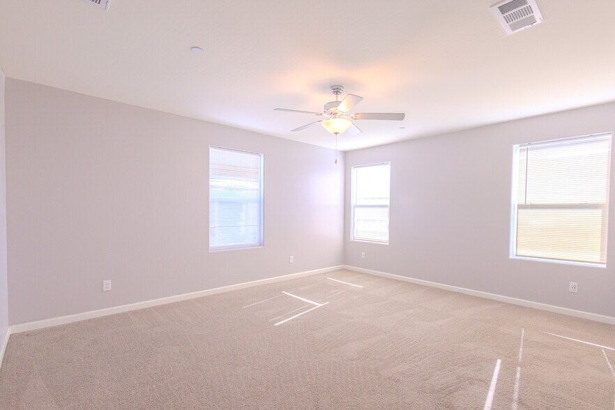 Building Photo - 5803 Vespucci Ave