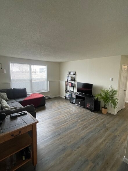 Living Room - 401 17th St N