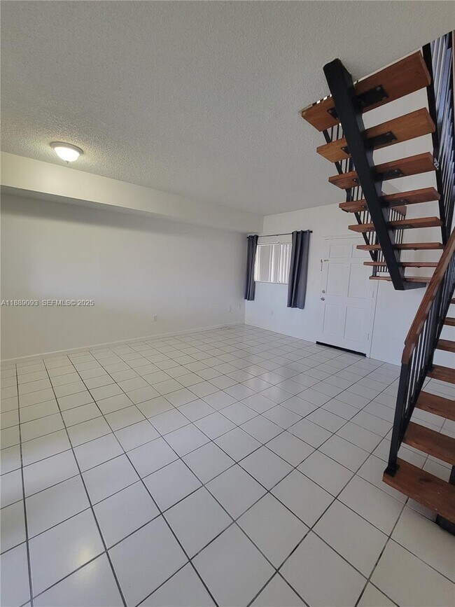 Building Photo - 355 E 33rd St