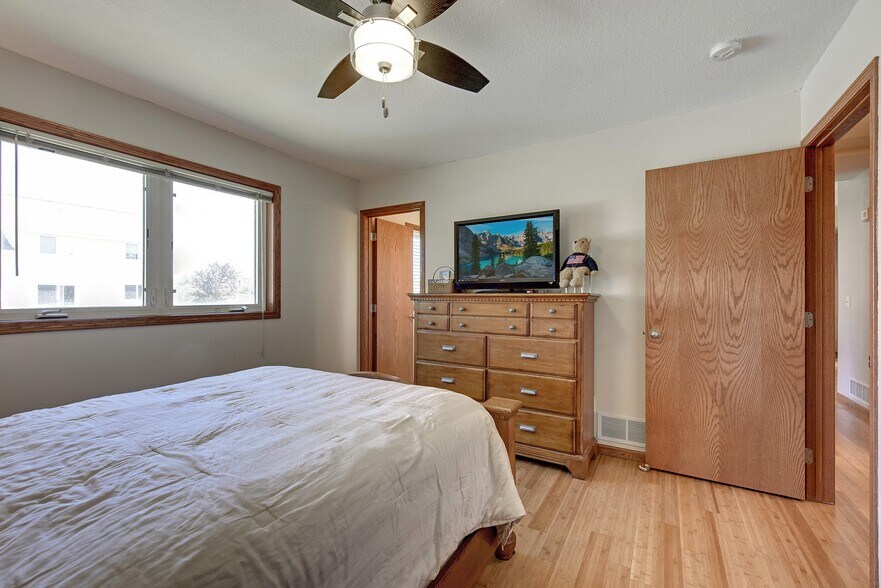 Building Photo - 1187 Blackhawk Dr SW
