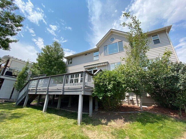 Building Photo - Great Highlands Ranch Home on the Golf Course!