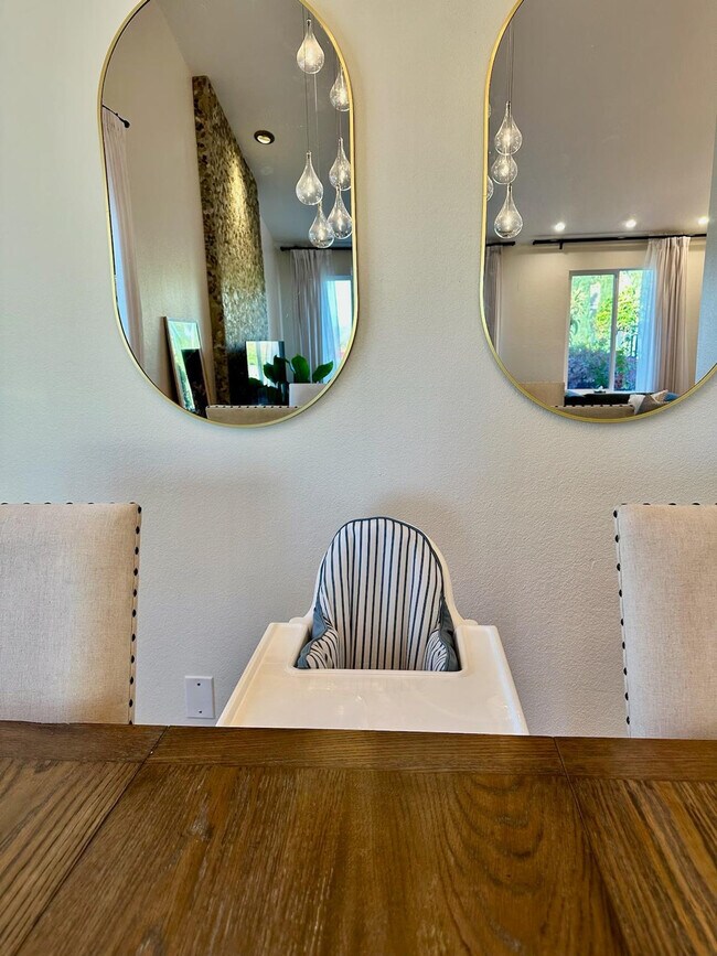 Building Photo - 6505 Skyfarm Dr