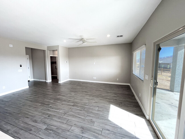 Building Photo - 3Bed/2Bath Home at Rio Verde! $399 MOVE-IN...