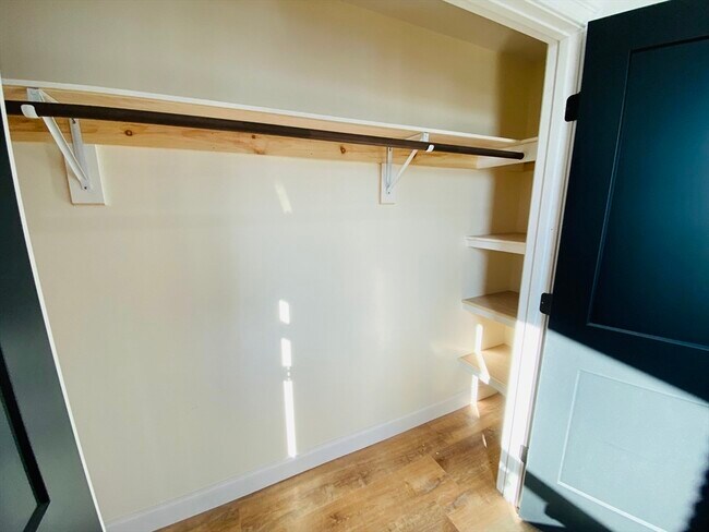 Building Photo - 80 Foster St