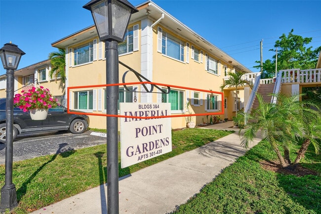 Building Photo - 5720 NE 22nd Way